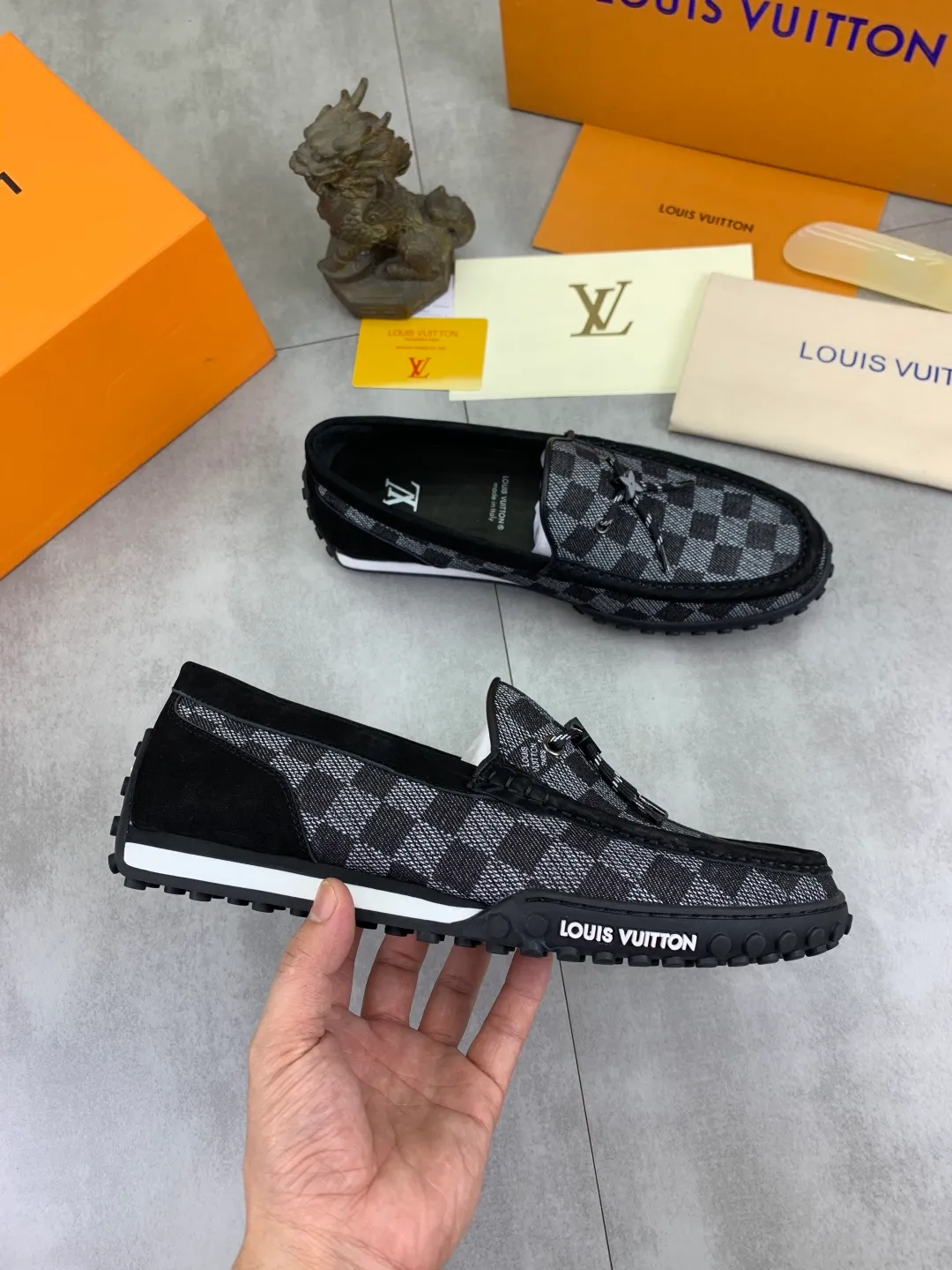 Men's Men's Shoes 💰P640 New Style 💶[LOUIS VUITTON] Water-dyed Niuli Original Order New Style 🍀LV Louis Vuitton *——Top version of LV classic leather shoes! Made of imported original calfskin, original leather side strips and wear-resistant high-end rubber outsole! High quality products! Color: black optional Size: 39-45